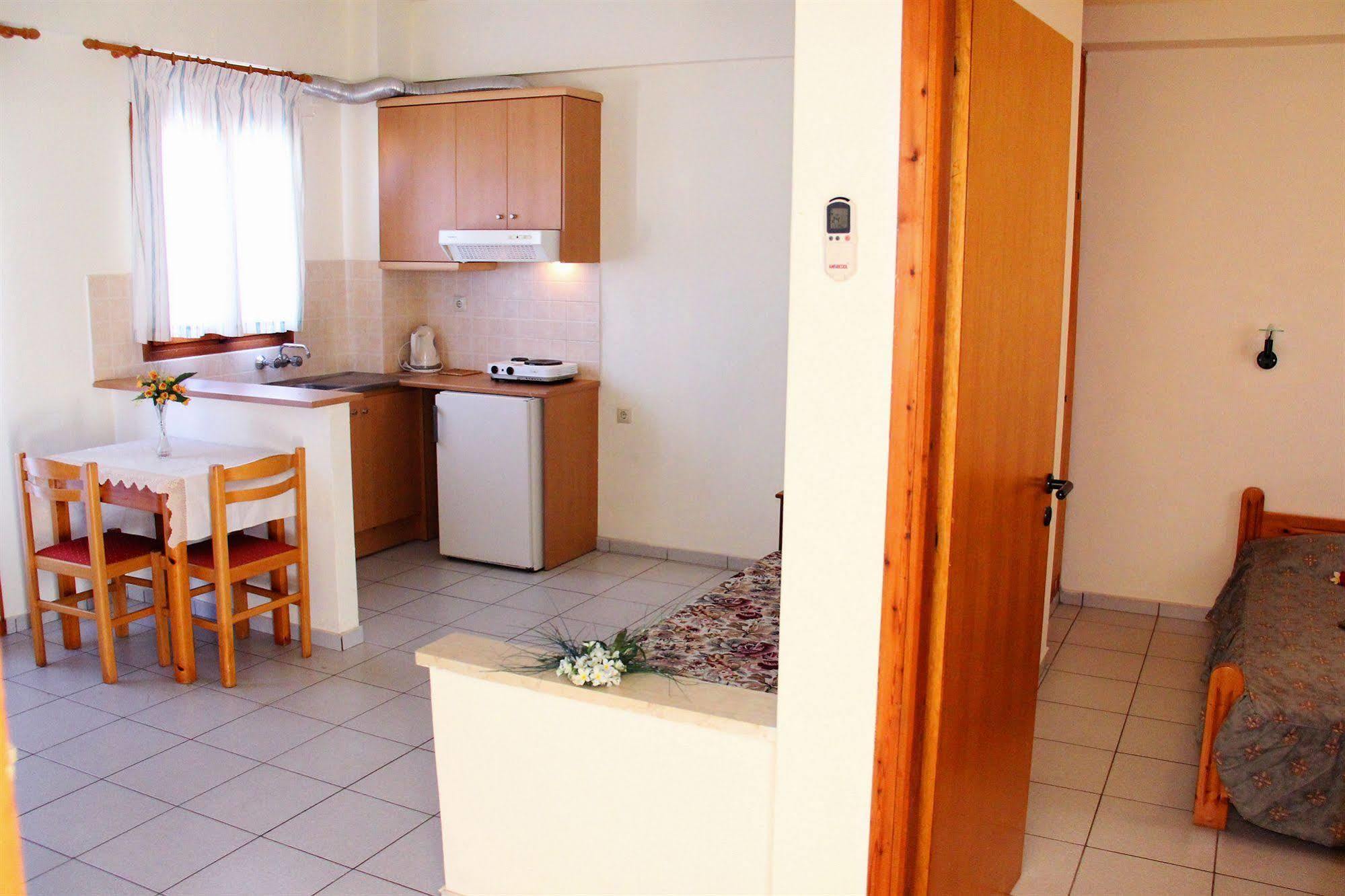Lia Sofia Apartments Stalida エクステリア 写真